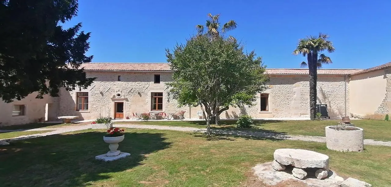 Domaine De Gaia, Piscine, Petanque, Ping Pong, Proche Saint-Emilion Bed & Breakfast Guillac  Guillac (Gironde)