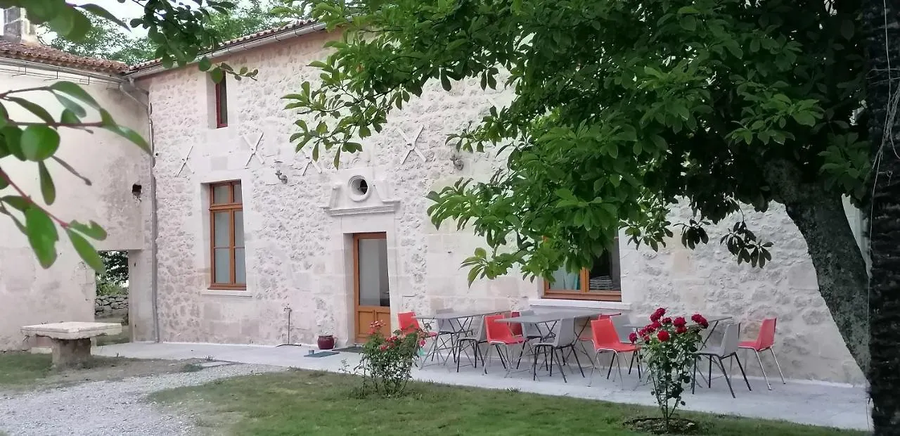 Domaine De Gaia, Piscine, Petanque, Ping Pong, Proche Saint-Emilion Bed & Breakfast Guillac